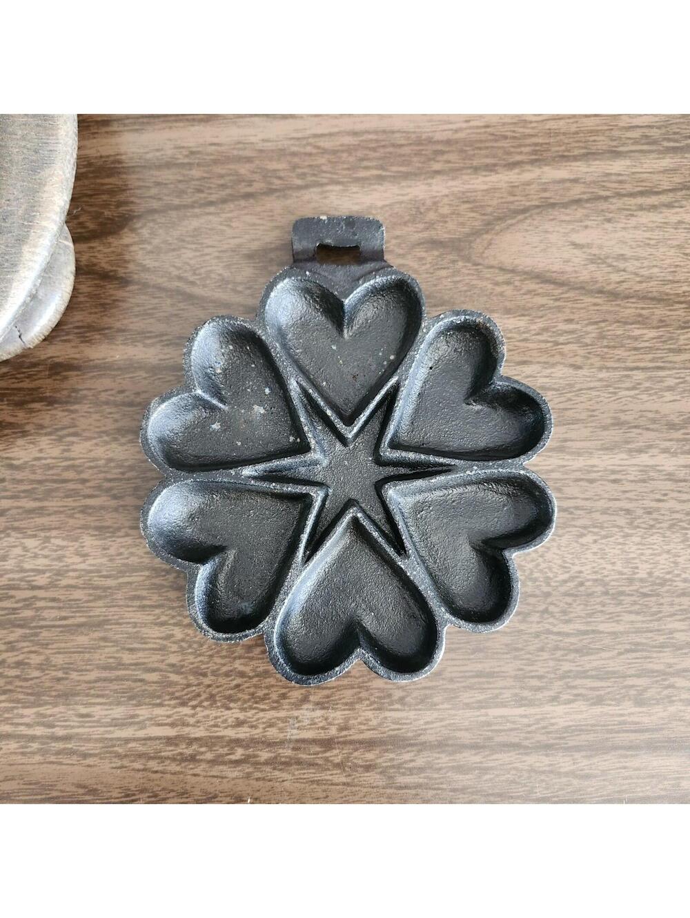 Griswold Reproduction Cast Iron Hearts And Stars Baking Dish